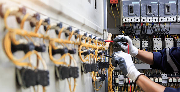 Professional Electrician technician working in Malvern, AL